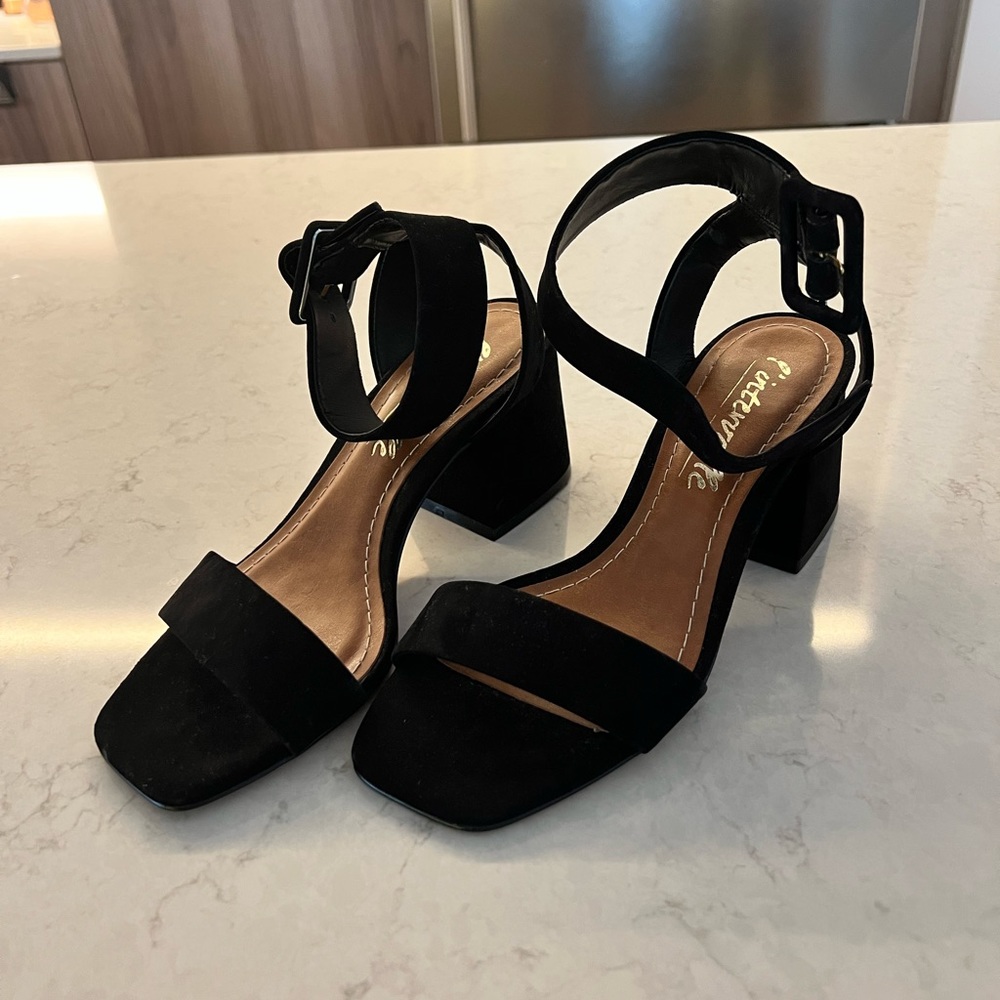 Intervalle sandals